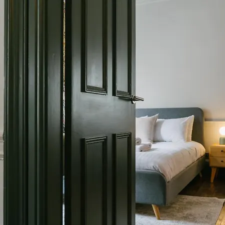 Hotel The 2*