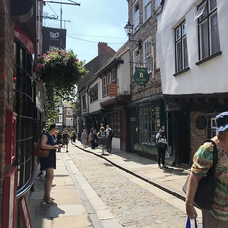 The 2* York