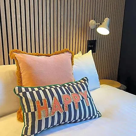 The Hotel 2*