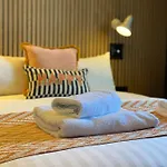 Hotel The 2*
